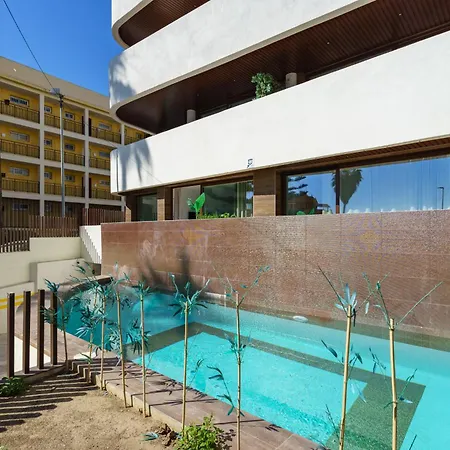 2 Bedrooms In New Modern Building With Ocean View شقة